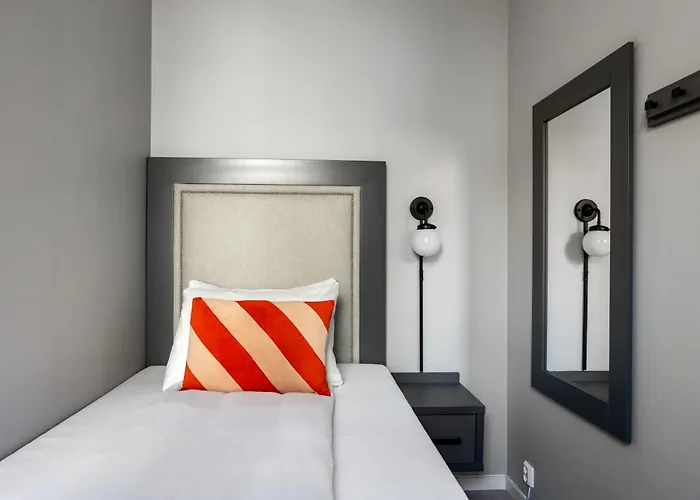 Numa Topp Aparthotel 4*